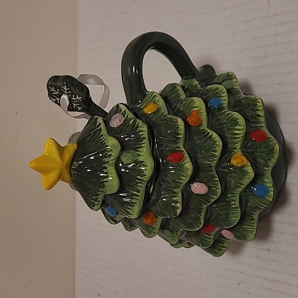 New Mr Christmas,  Christmas Tree Lidded Mug with Spoon - Picture 2 of 16